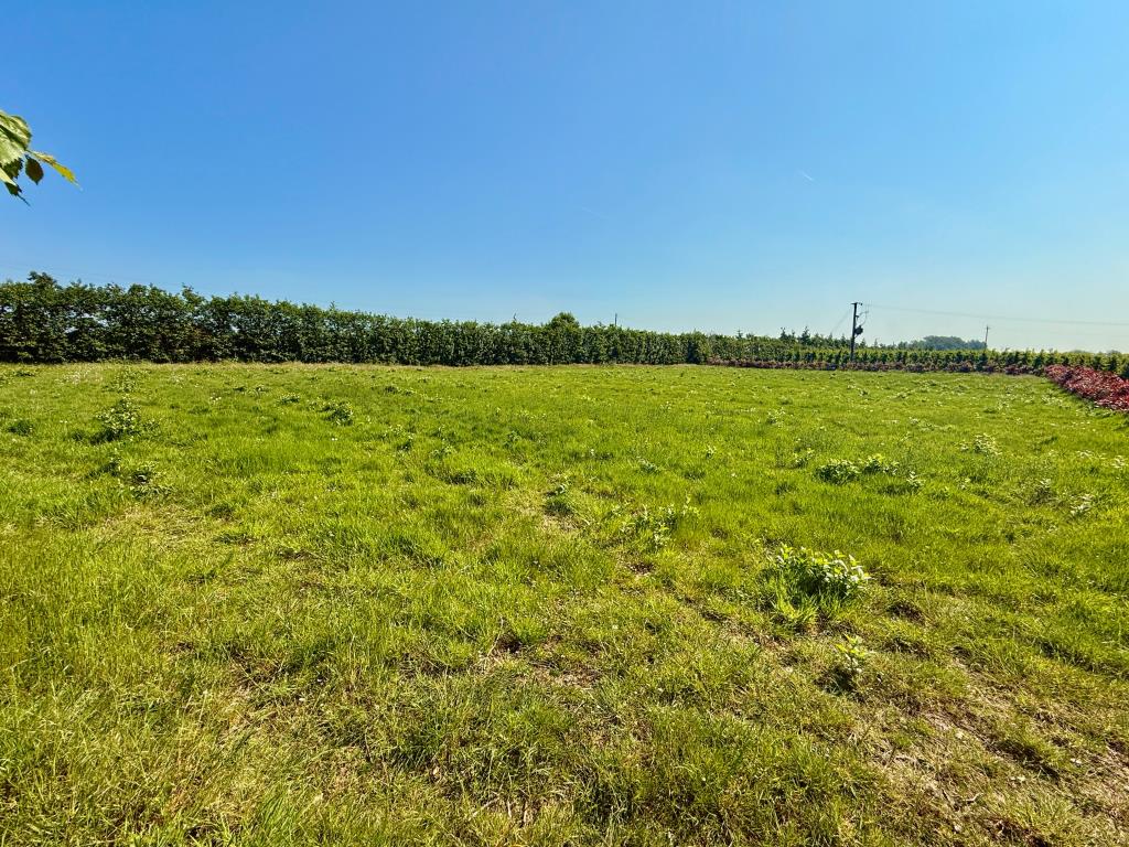 Lot: 71 - LAND WITH PLANNING IN GOOD LOCATION - view of land